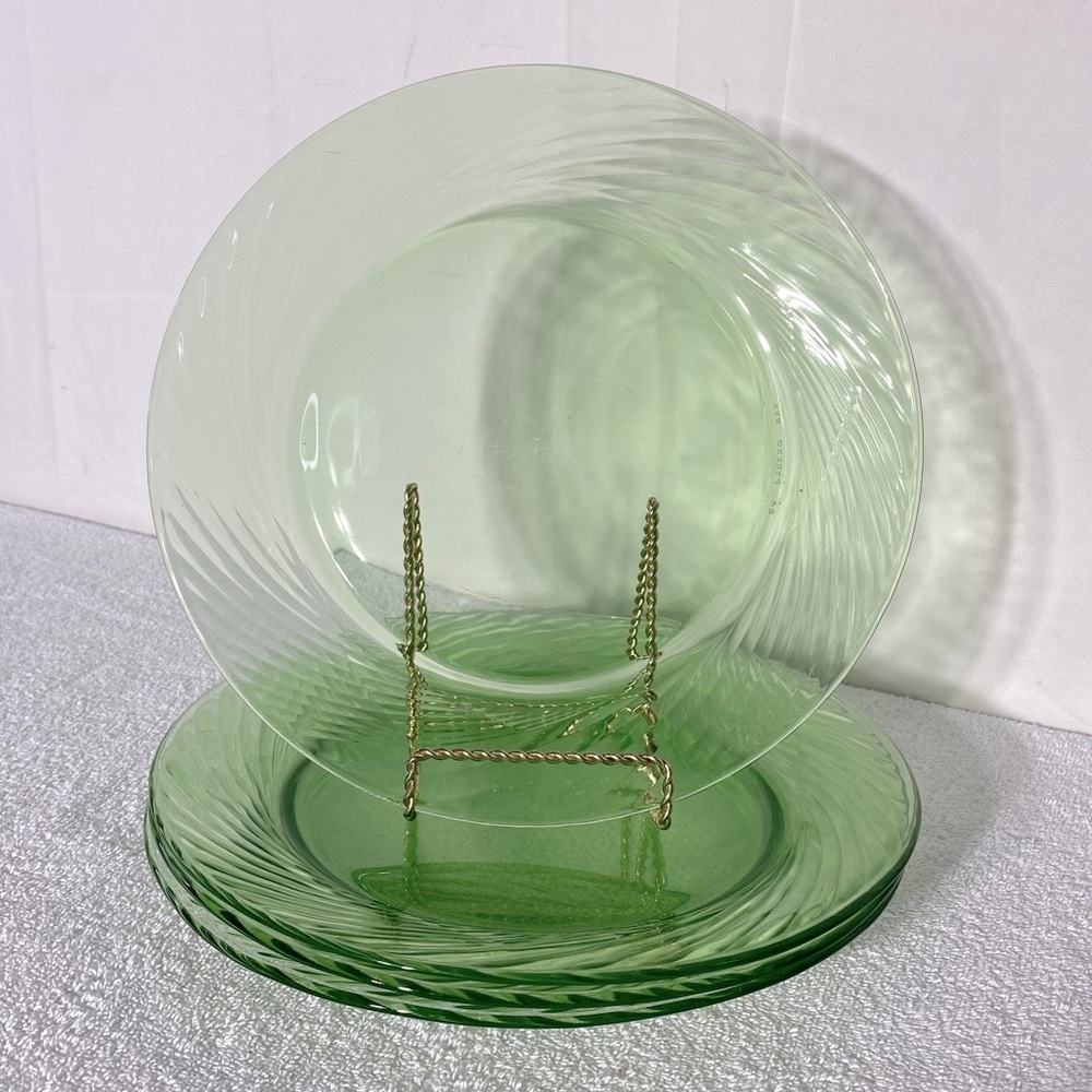 Vintage Pyrex Festiva Spring Green Swirl Rim Glass Dinner Plates x4